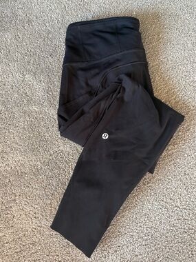 Lululemon Wunder Train HR Leggings with Pockets - Black - size 8 - 23” inseam